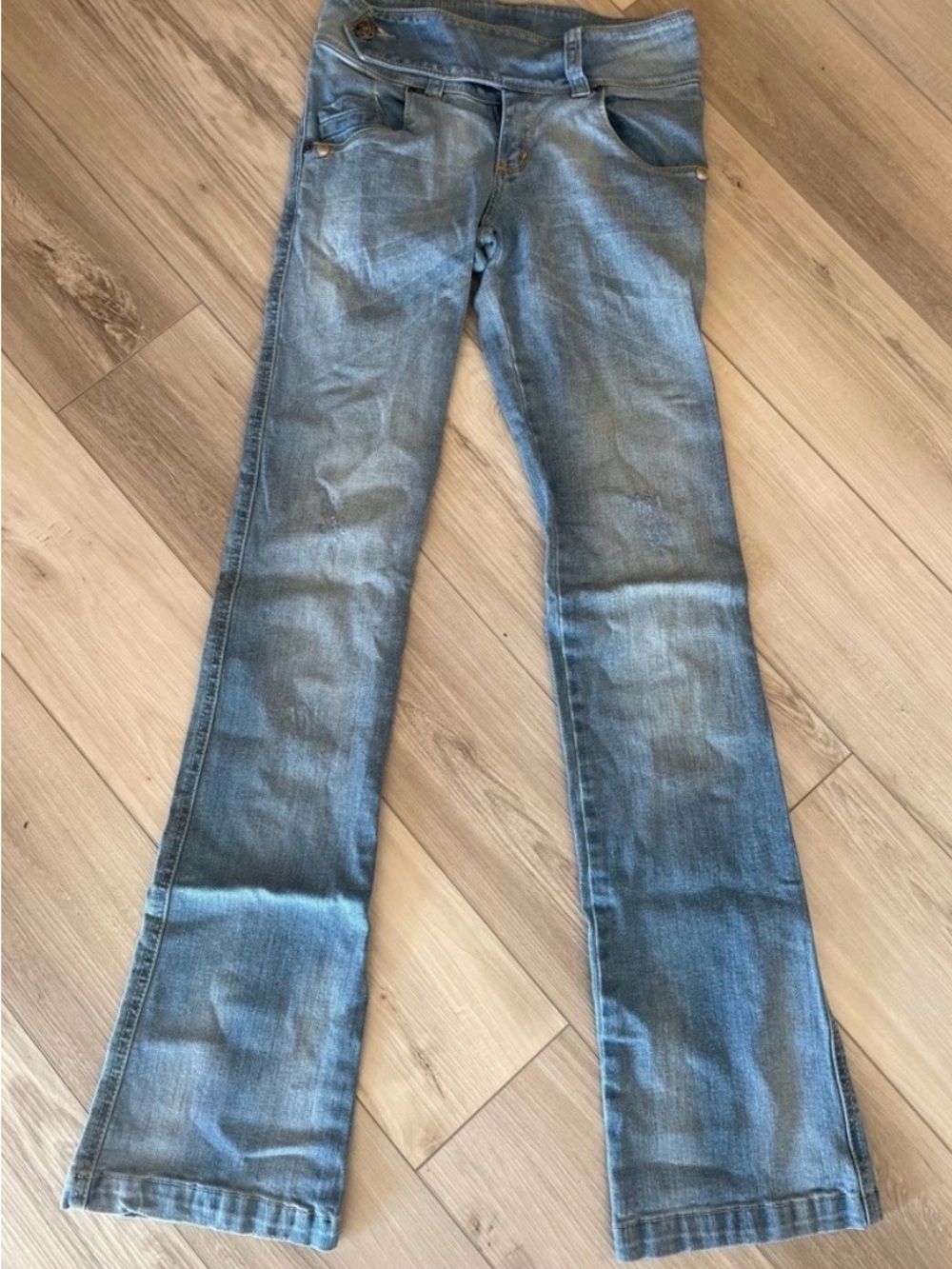 Famous Monjeloco women’s butt lifting jeans as seen on dragons den